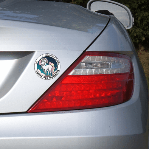 Sticker Licorne à bord Gardez vos distance - Les Quétons